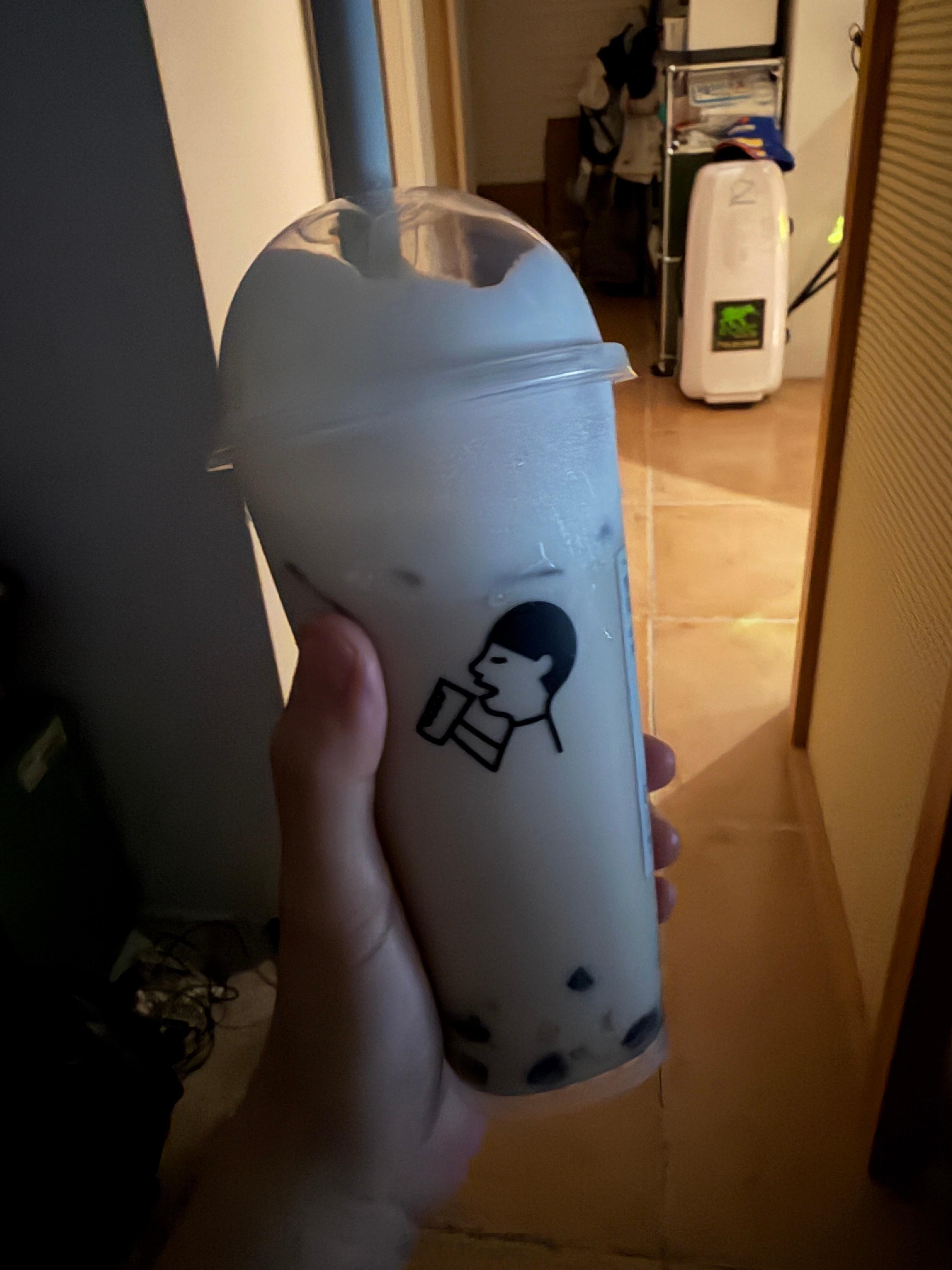 馋了一天奶茶晚上还是没忍住…喝了就踏实了 