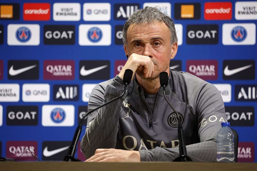 法甲[超话]  🚨🎙️ | 路易斯·恩里克：“转会窗口？我们始终对转会窗口的