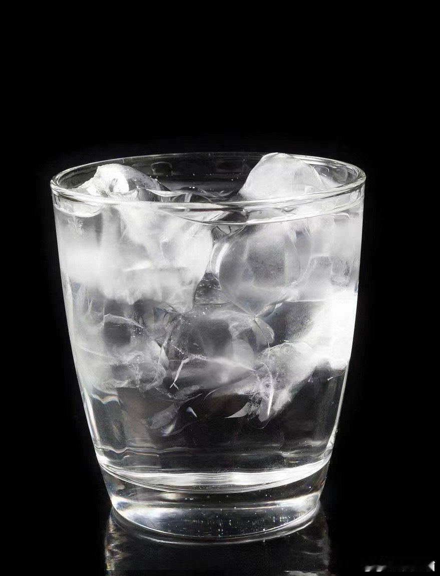 #老祖宗的顶级智慧此刻具象化了#老祖宗的智慧真的是毋庸置疑的呀，冰杯这个东西被他