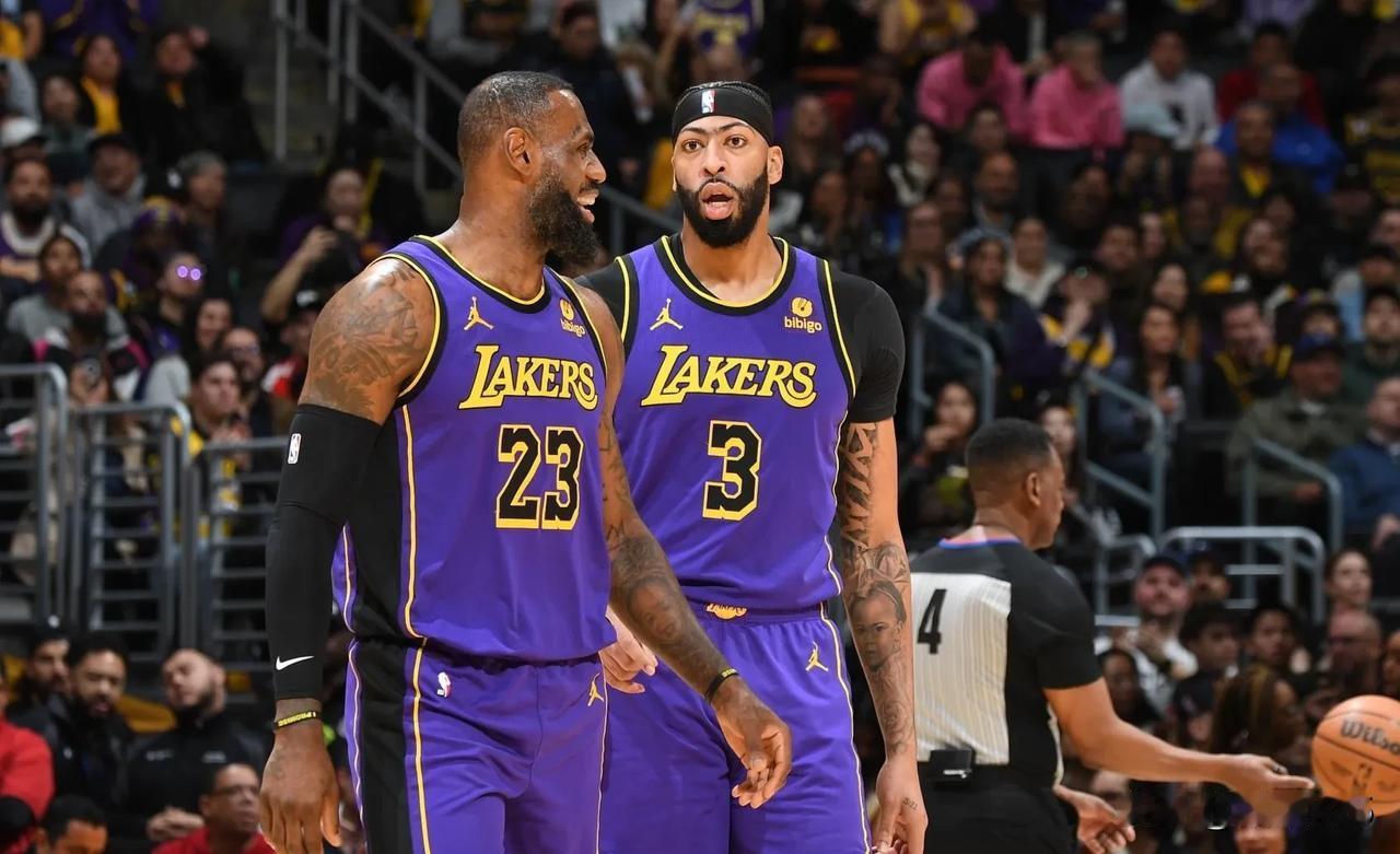 湖人vs76人

明日NBA常规赛，湖人主场迎战76人。

湖人更新了球队伤情，