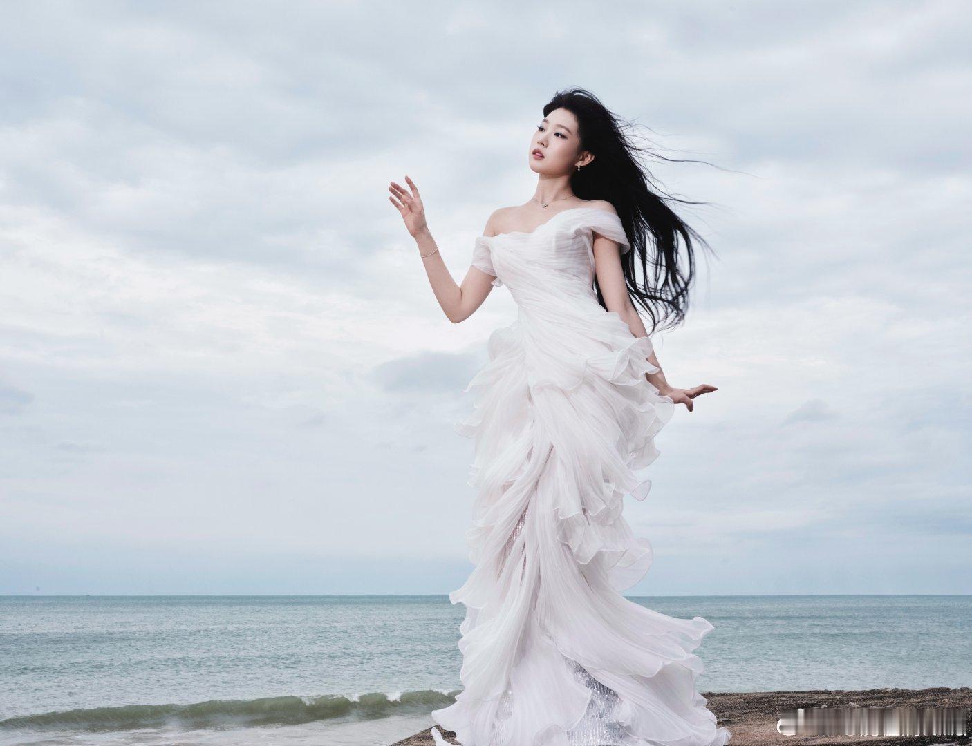 沈佳润今年跨年可忙坏了沈佳润今晚是劳模本模，这边刚下场那边又登台，赶场的脚步比倒