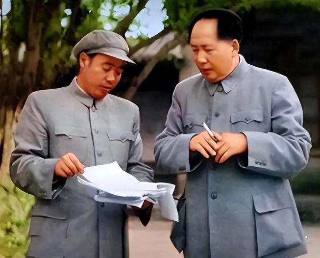 1976年1月8日，周总理溘然长逝；7月6日，朱老总与世长辞；9月9日，毛主席永