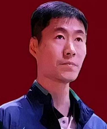 国乒男团遭遇两连败
王励勤
被推上风口浪尖
伦敦世乒赛男团小组赛
国乒2-3不敌