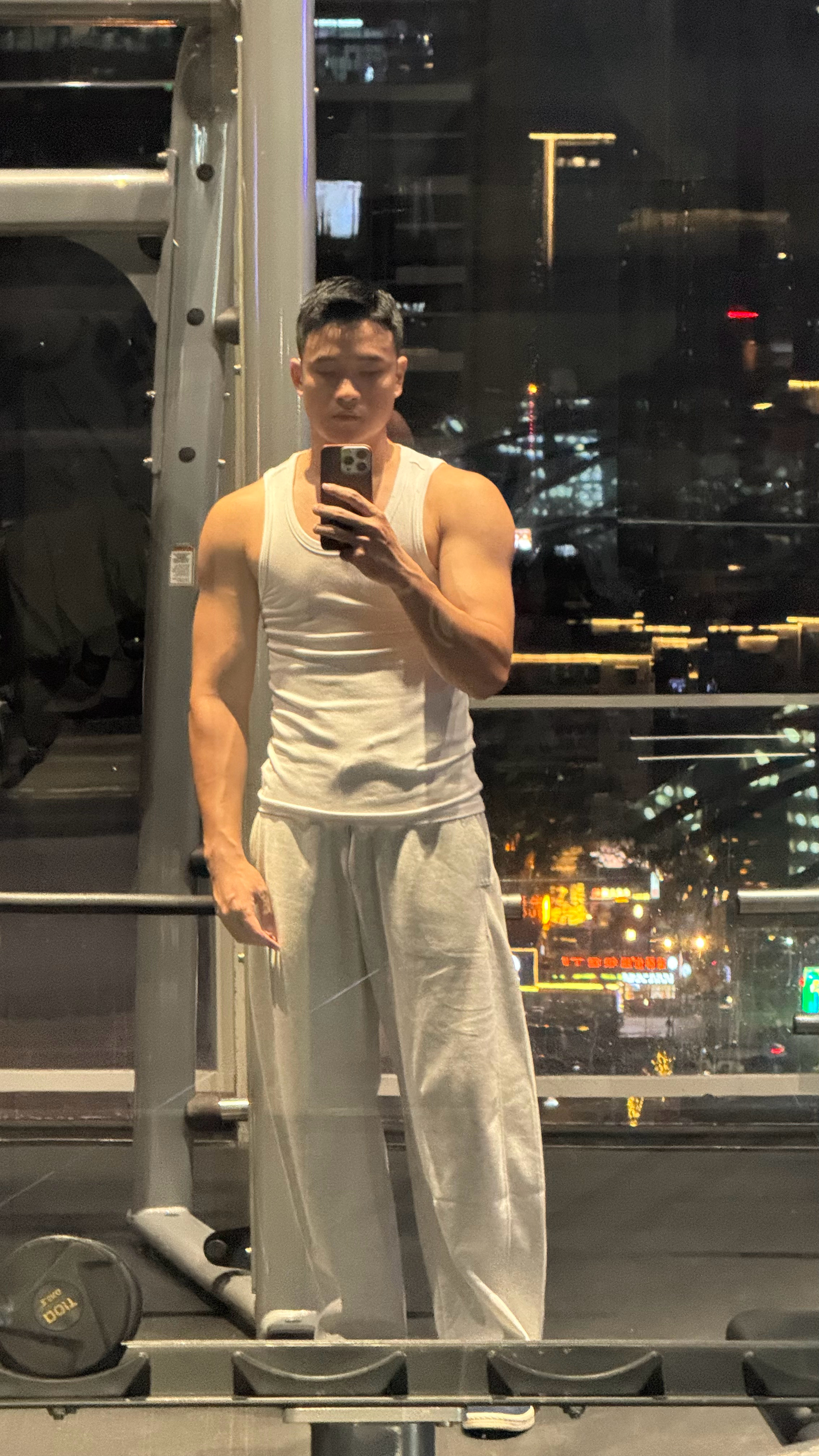 兄弟们  夜练搞起来[加油] ​​​