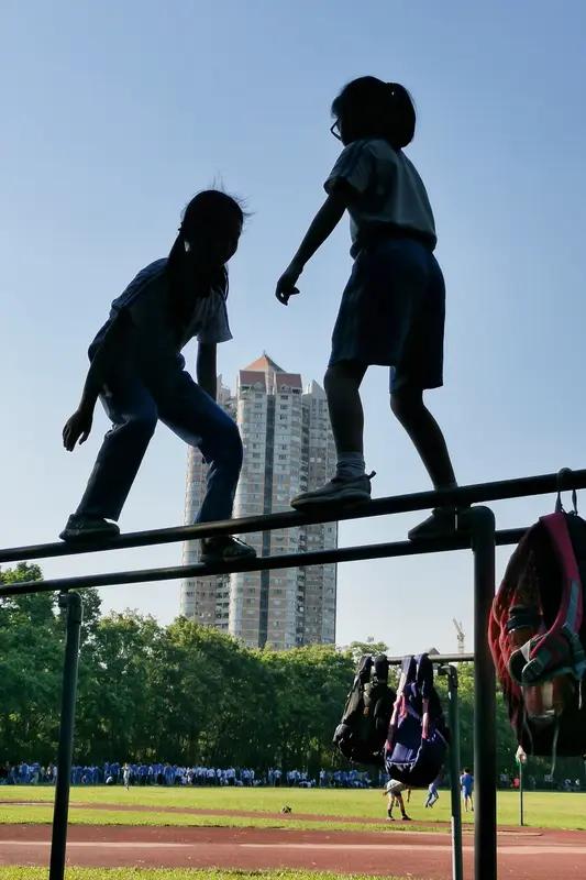 你支持孩子课余时间搞发明吗？
这个问题看似简单，却牵动着无数家长和教育者的神经。