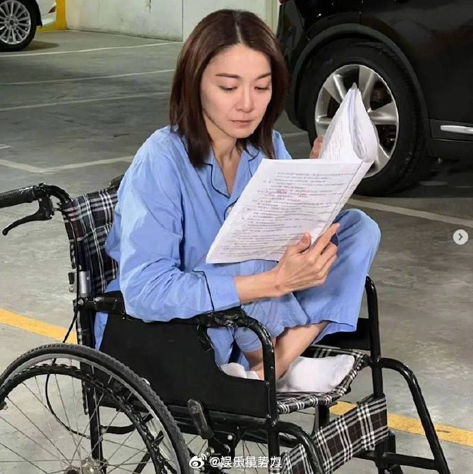 江祖平拍戏时被热水烫伤江祖平拍戏时被烫伤  台湾女星江祖平近日在Threads上