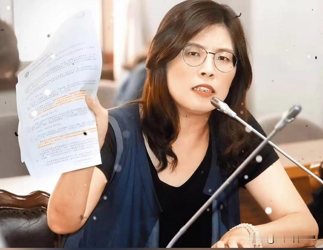 郑丽文坚持一个中国原则，这事儿得辩证着看。蔡正元说别高估她，有一定道理。她以前一