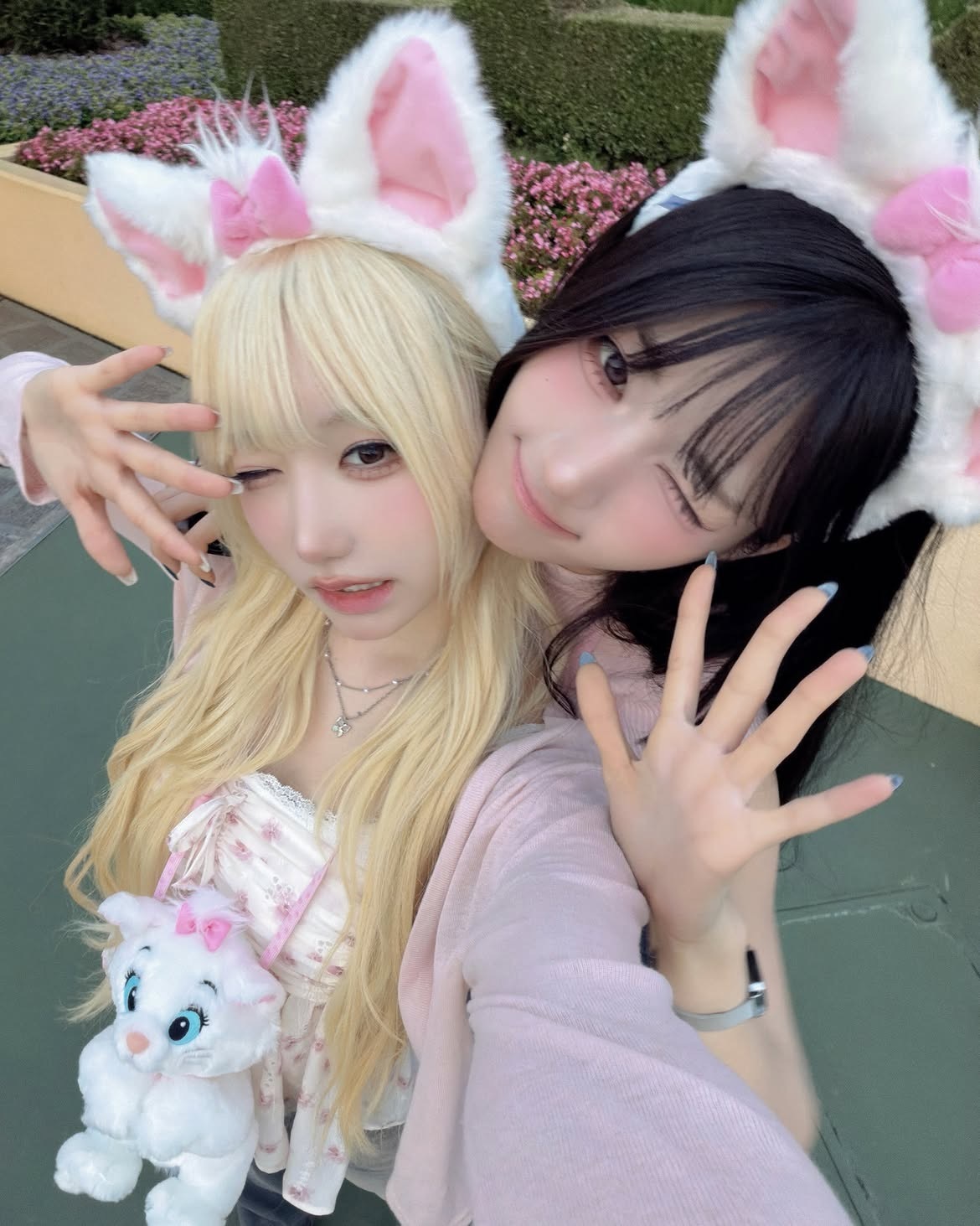 Disneyland 🏰🎀💞 寺田萌衣 x 徐俊辉再次重逢的KPOP . 