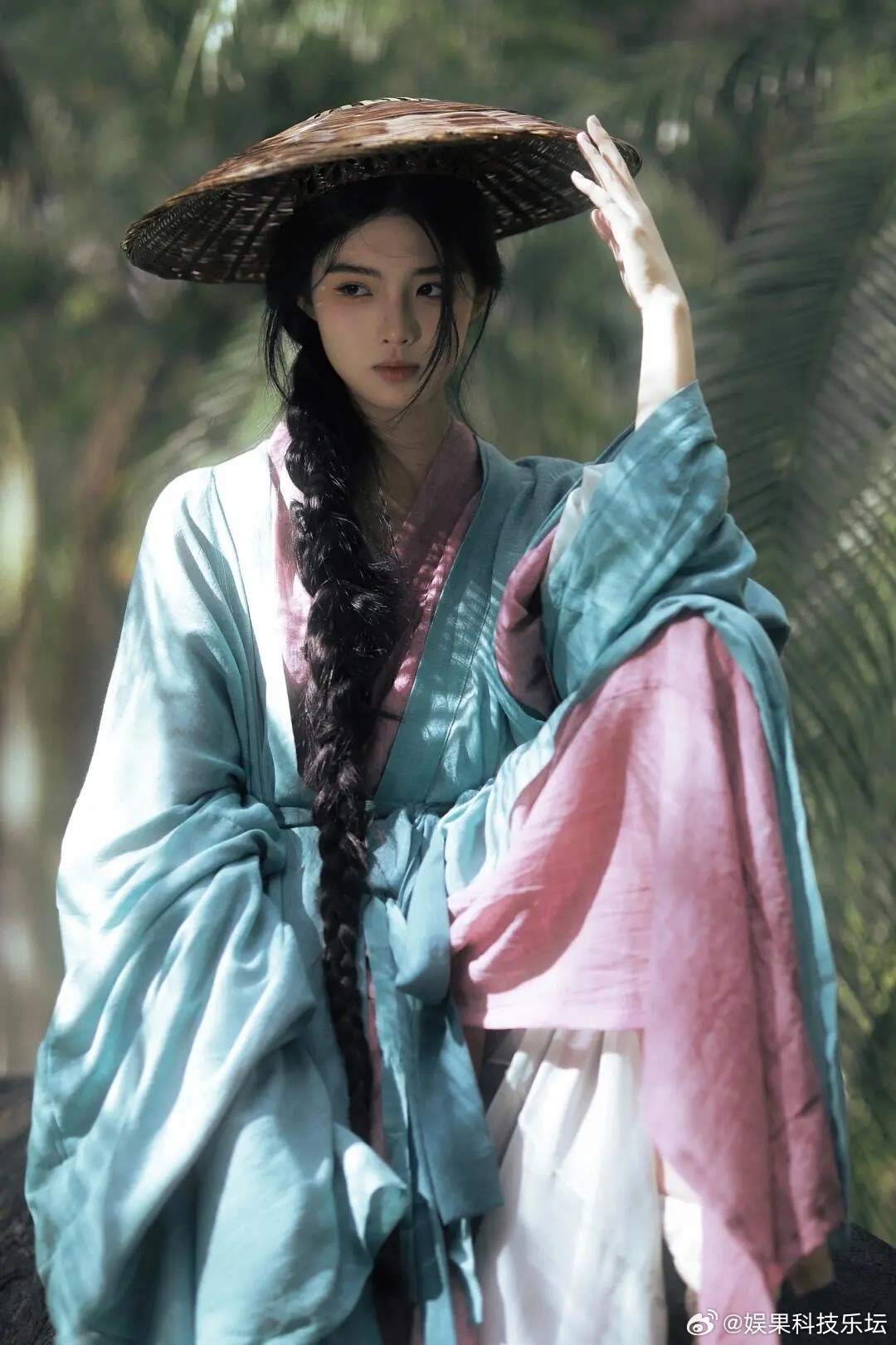 艾米又去拍写真了，请评 ​​​