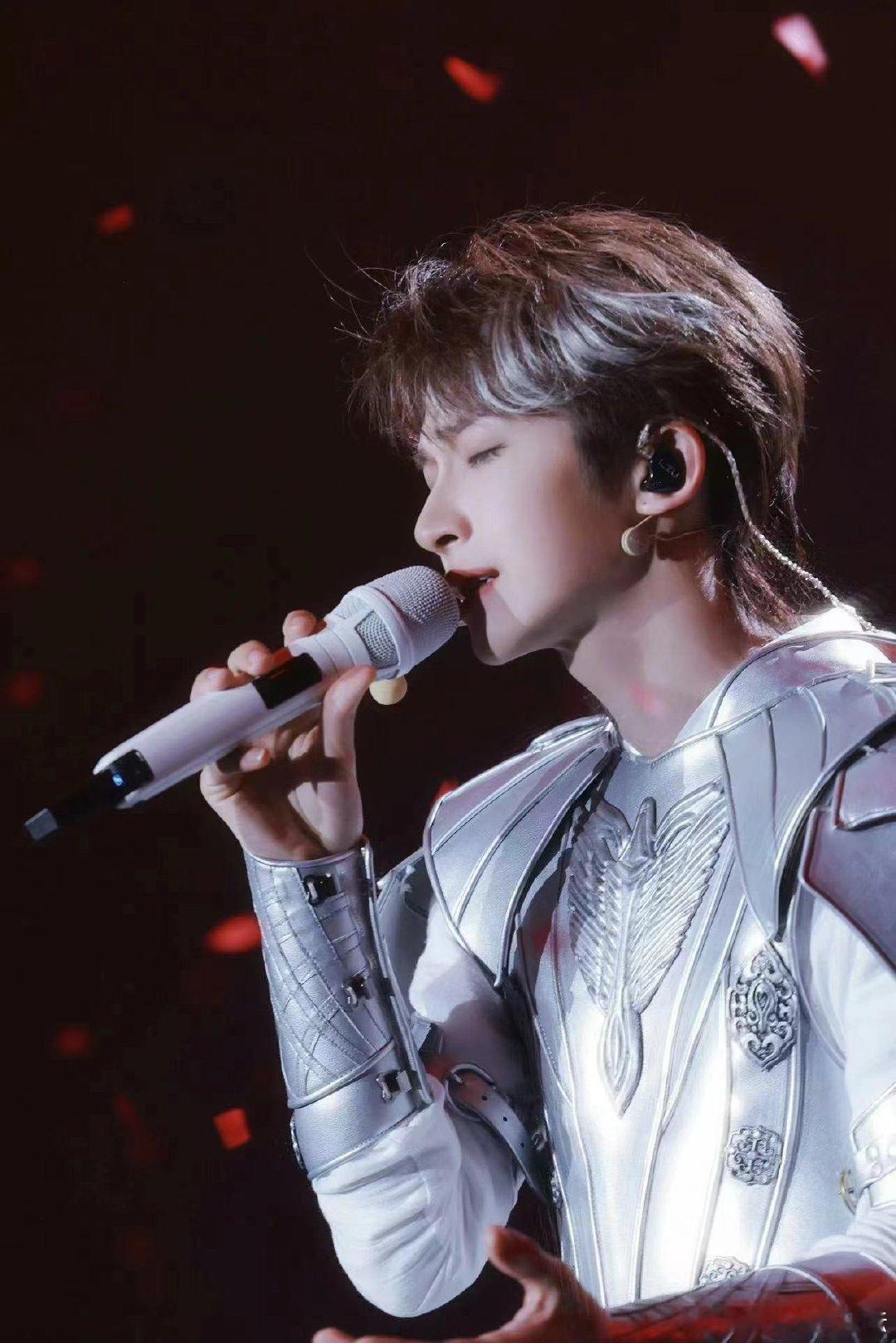 #刘宇唱了杀破狼# 我们永远支持刘宇！他的每一次尝试都让我们看到了更多的可能性，