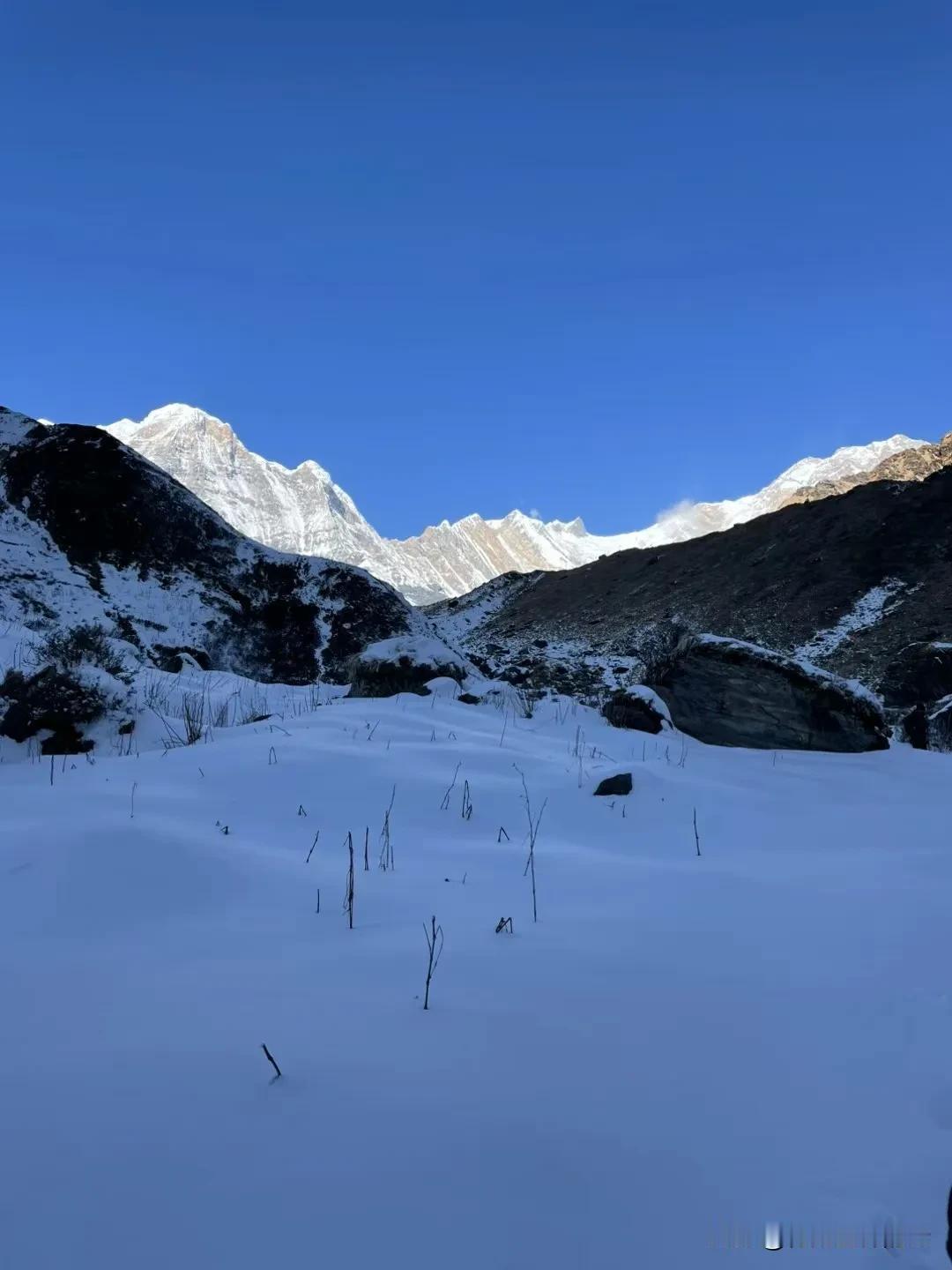 尼泊尔博卡拉的安娜普尔纳，这是14座海拔超过8000米的极高山，排名第十，但其登