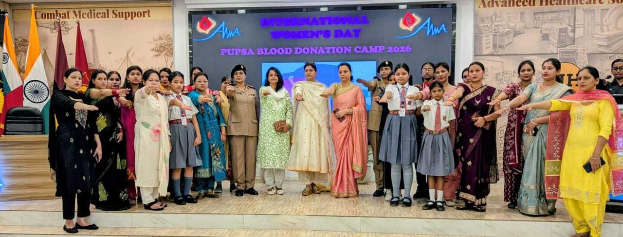 三八国际妇女节印军和印度女性搞纳粹
三八国际妇女节，印军各处也在搞相关庆祝活动，