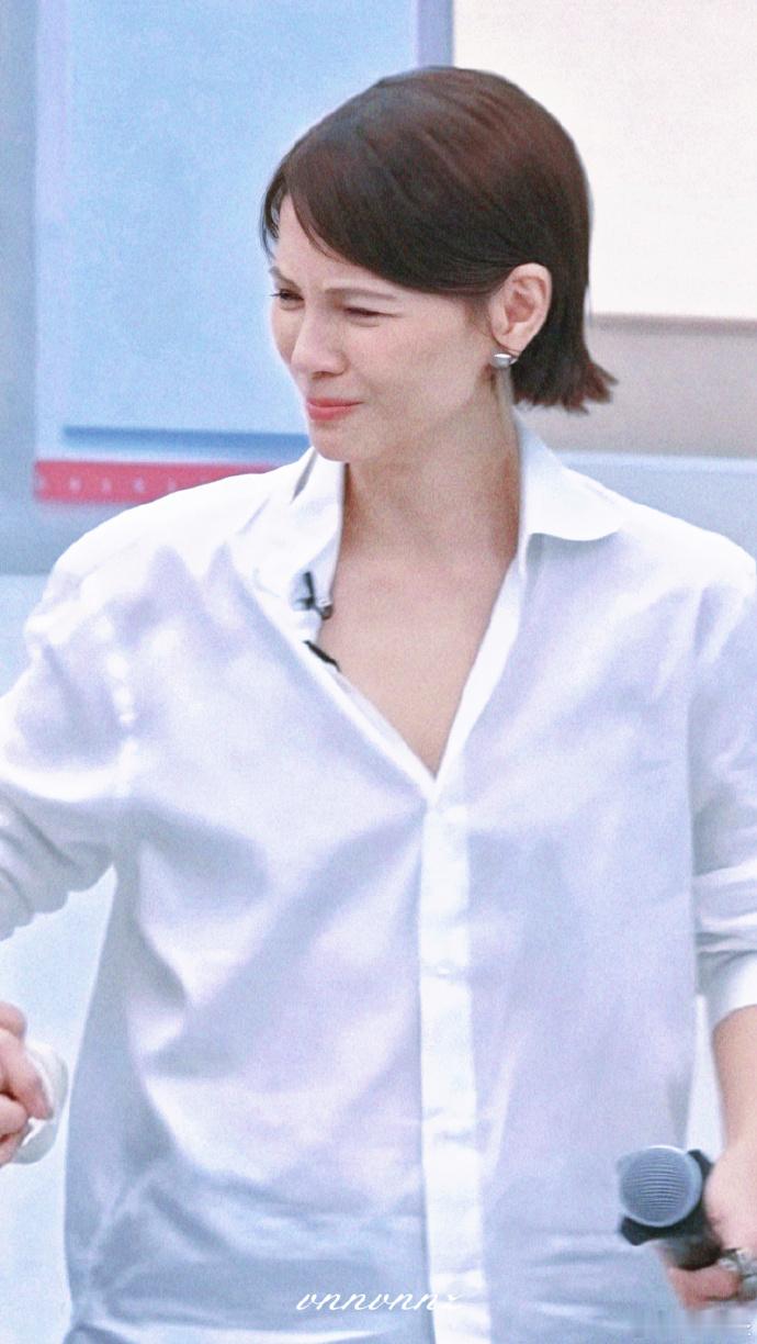 李心洁被叫老公的反应李心洁听到粉丝喊老公所有人都来看这个可爱到不行的李心洁，听到