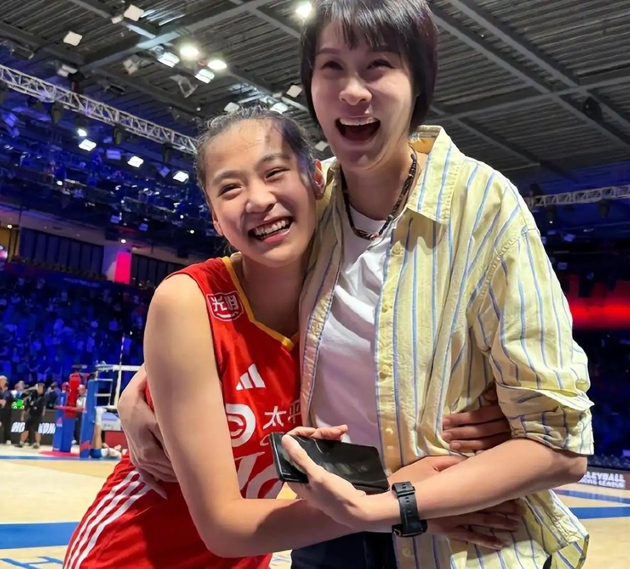 亭亭玉立王奥芊[比心][赞]
中国女排在世界女排联赛南京站的三场比赛中，可以说是