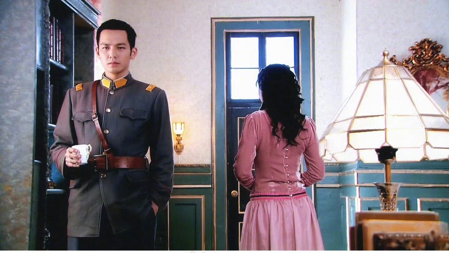 钟汉良代表作李小冉含量钟汉良被问三部代表作，两部都是李小冉！从民国虐恋到都市深情