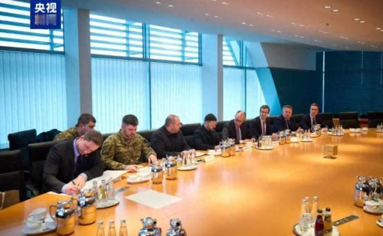 谈判结果出来了？英法德承诺：出兵，美国态度变了，普京开始下令。
 
谁也没料到，