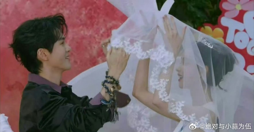 曾舜晞差点复刻经典头纱吻曾舜晞陈都灵这真的不是在结婚吗曾舜晞差点复刻经典头纱吻曾