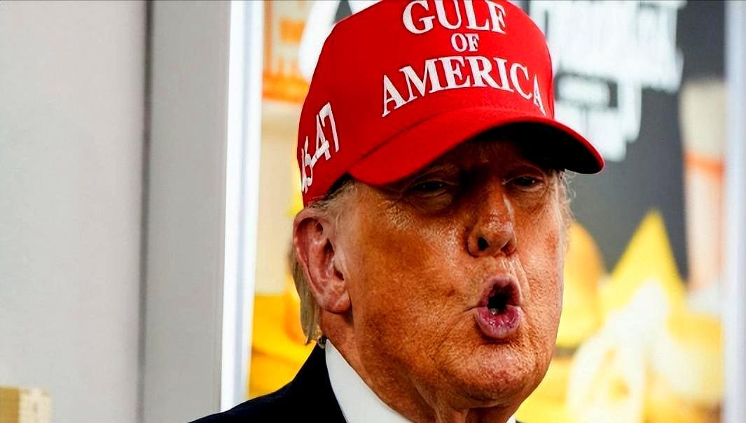 4K镜头最残酷的惩罚，不是放大皱纹，而是照出毫无波澜的硅胶假面。
 
监视器前，