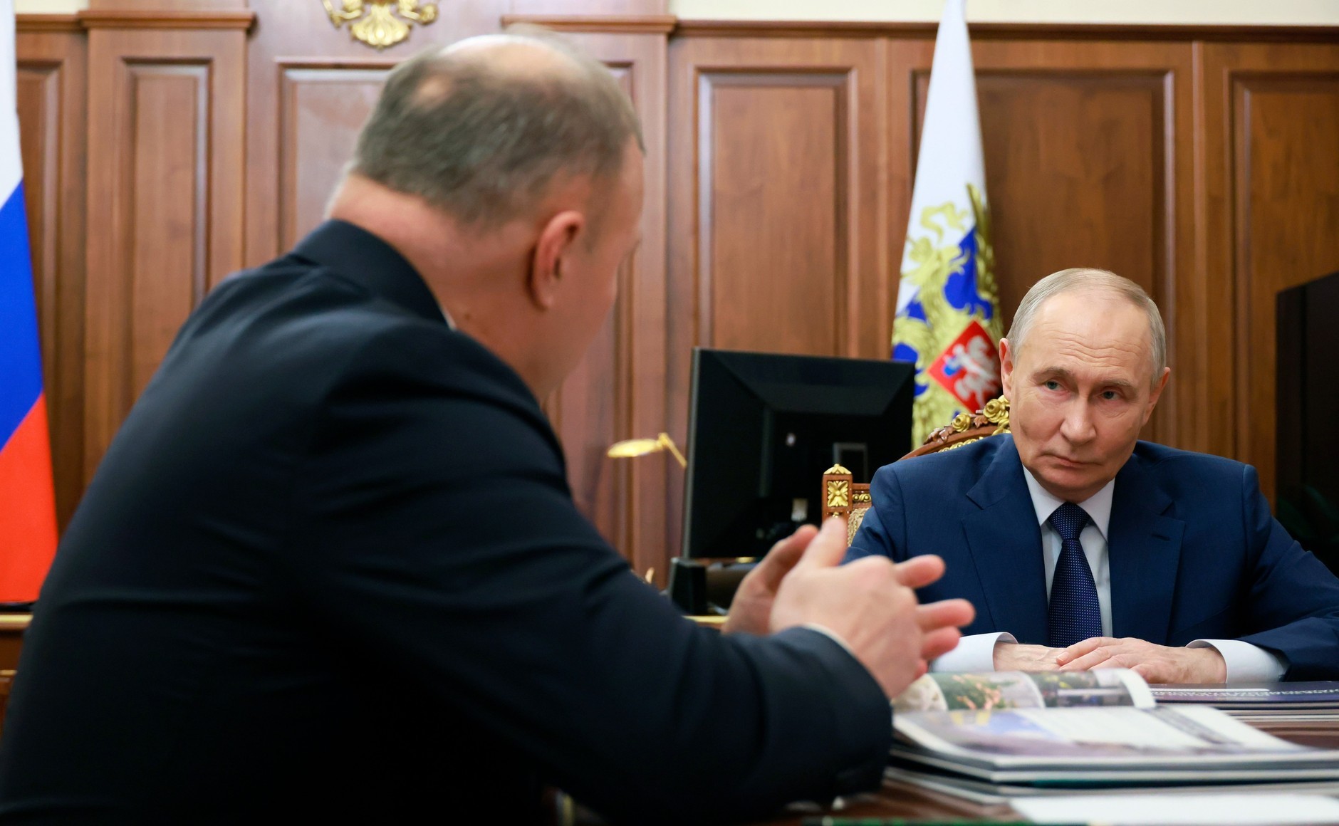 瓦洛佳小朋友  与阿迪格共和国领导人穆拉特·库姆皮洛夫举行工作会议总统在克里姆林