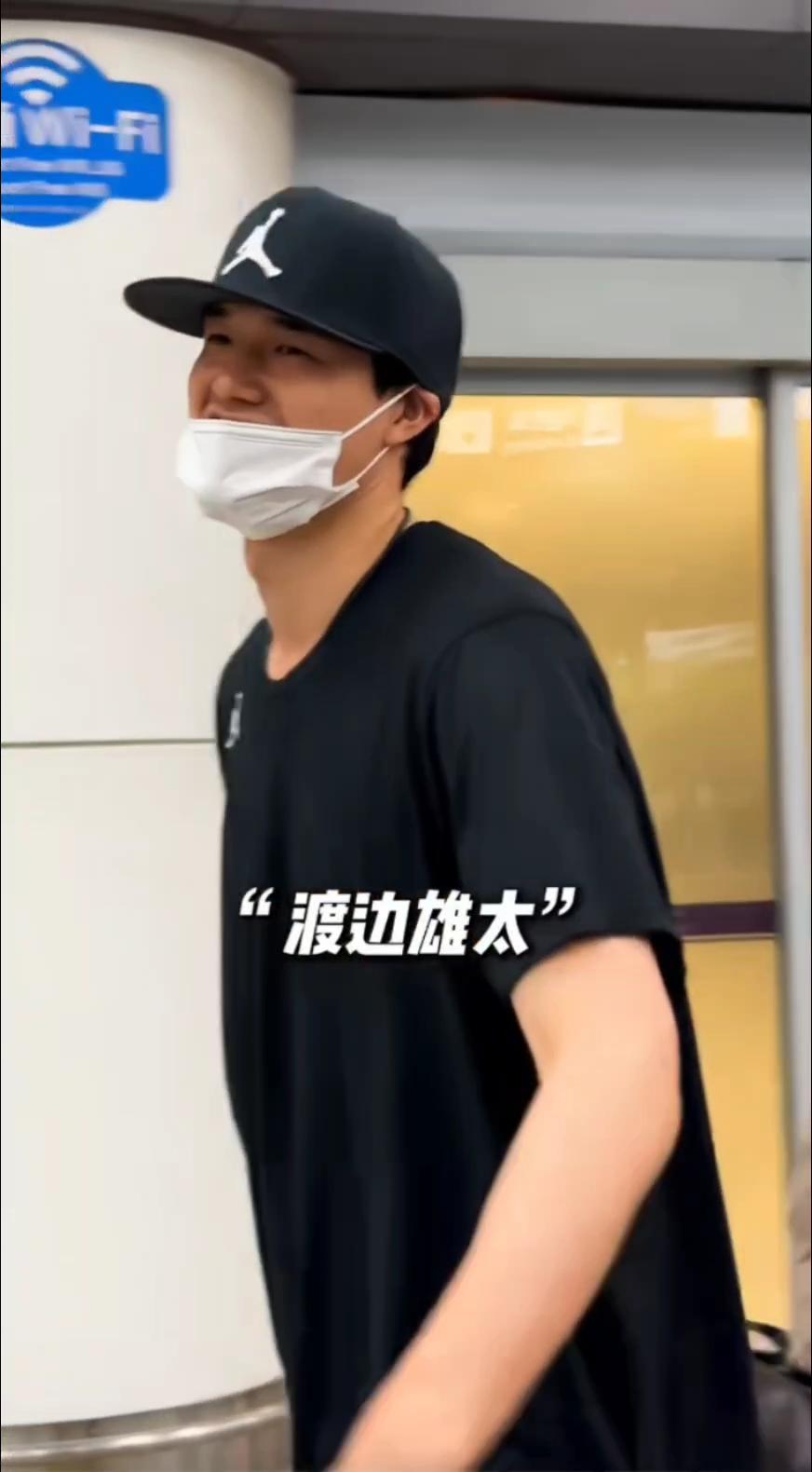 昨天，球圈赵探长，发视频说日本男篮，已经乘机到达了沈阳，准备明天与中国男篮的世预
