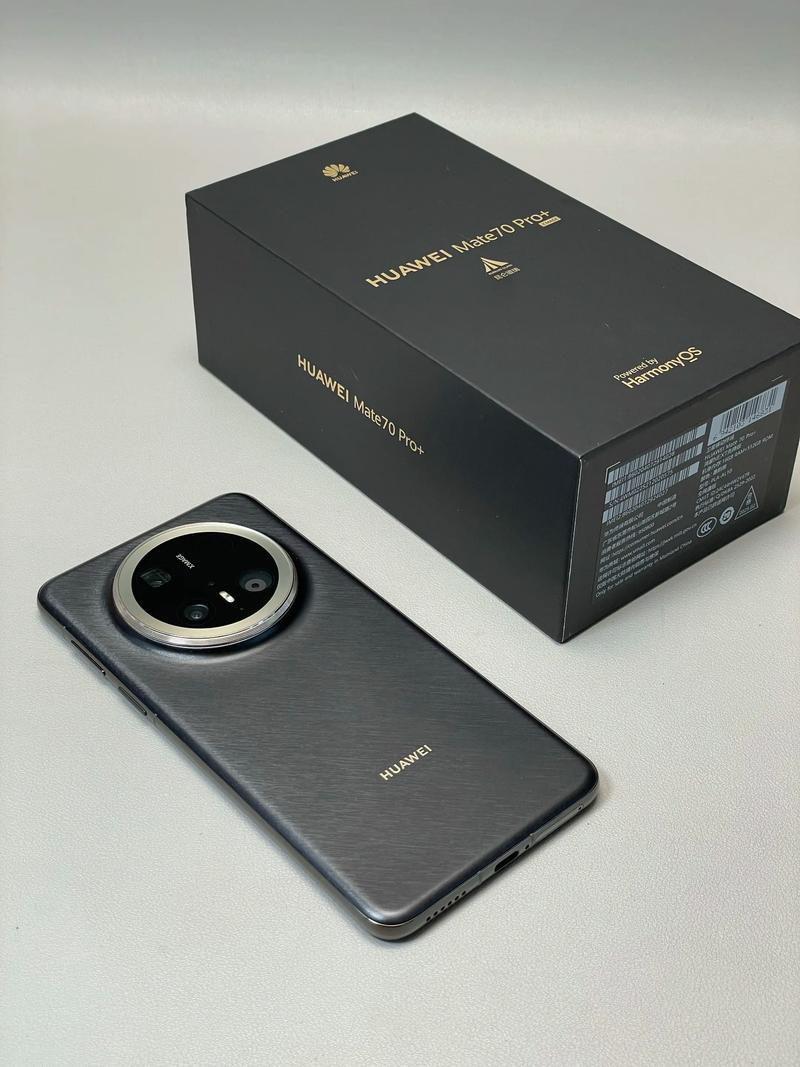 华为Mate70pro+搭载海思麒麟9020处理器，麒麟9020的CPU部分采用
