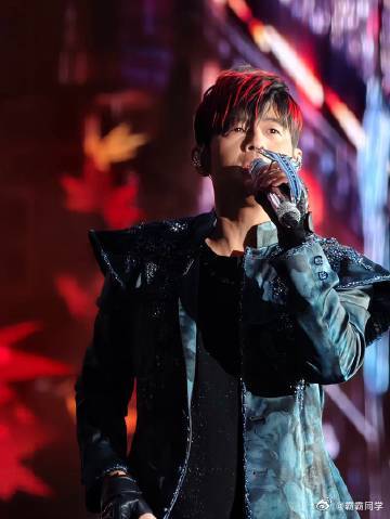 周杰伦整个ktv都在唱周杰伦是啥体验周杰伦演唱会后ktv上座率100% 看到身边