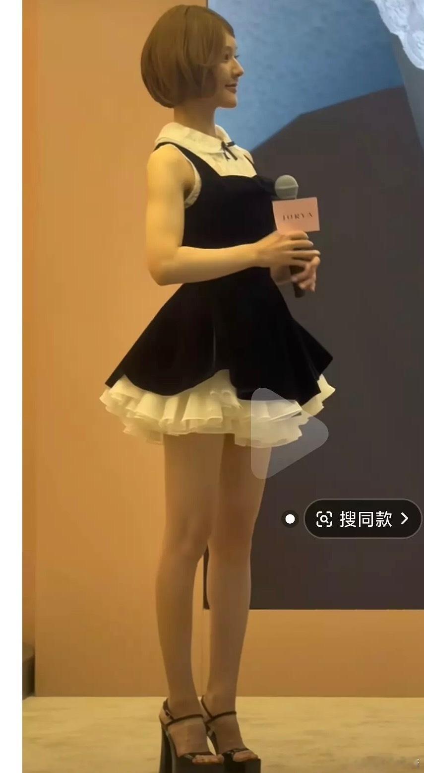 赵露思这是在模仿刘梓晨的路线吗 ​​​