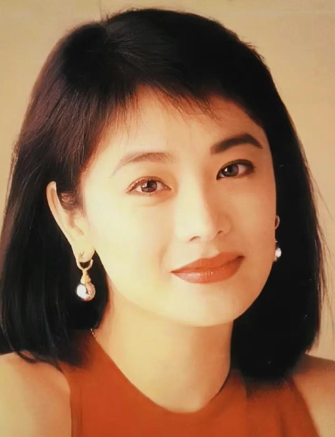 张艾嘉，1953年7月21日出生于中国台湾嘉义县，祖籍山西五台，华语影视女演员、