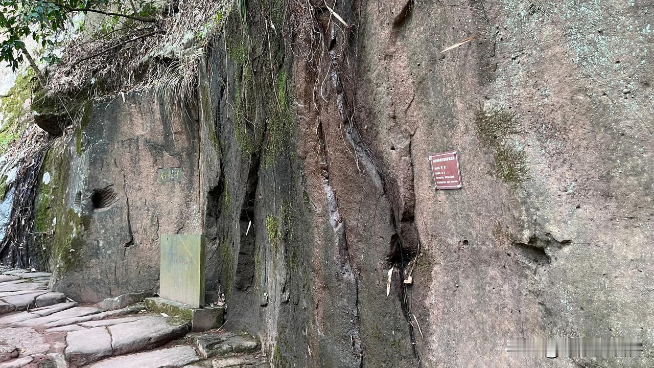 各位，说多了关于泸州的地方人文历史和很多古迹古镇，今天我跟大家分享一处异地的古镇
