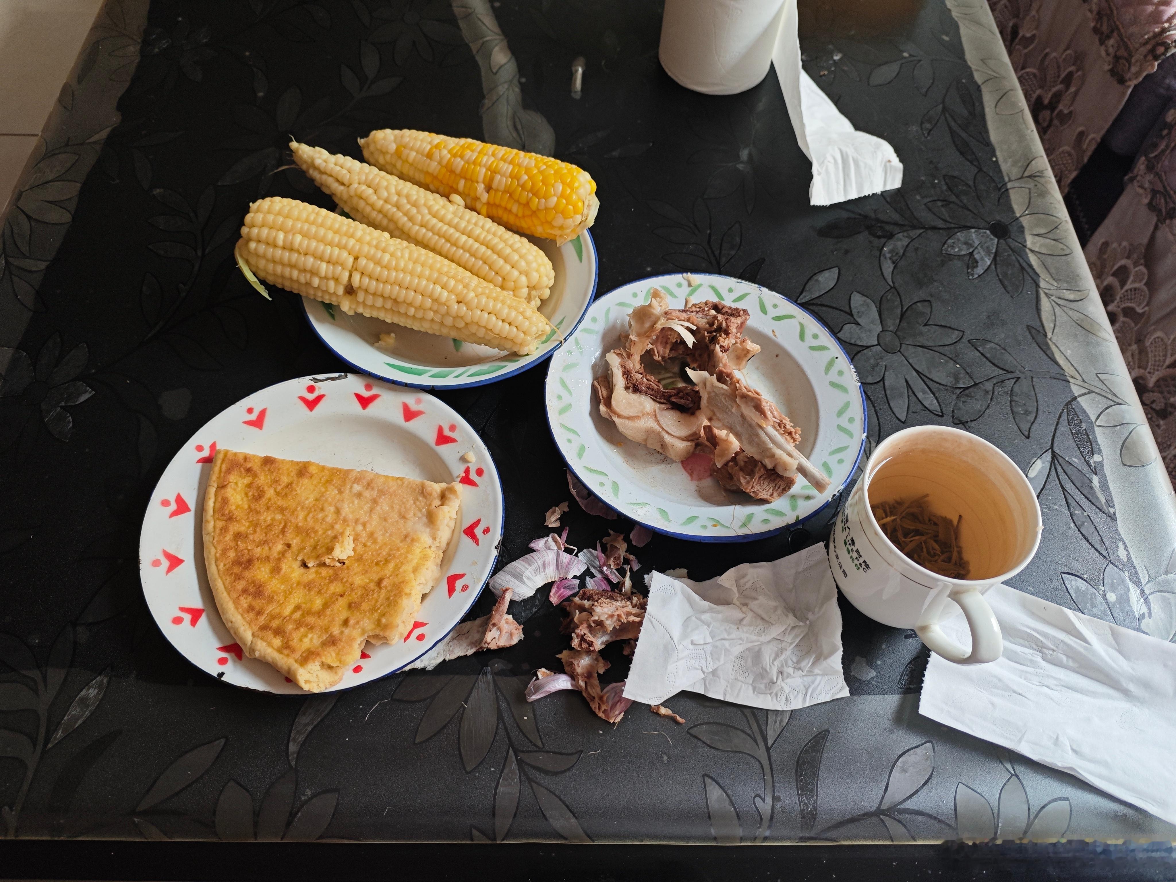 我的午饭，没有食欲，只能简单凑合一下咯