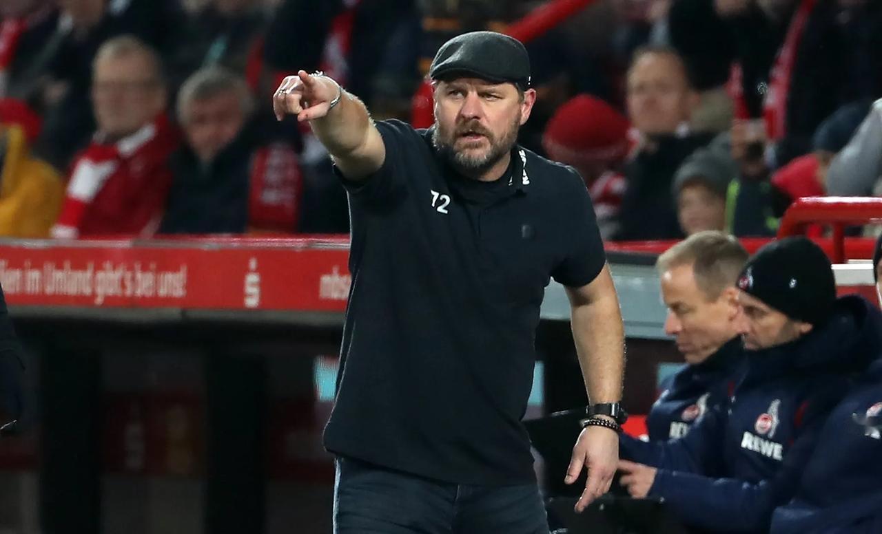 汉堡队正式任命鲍姆加特为主教练，汉堡这速度够快的，前任主教练瓦尔特下课才9天，就