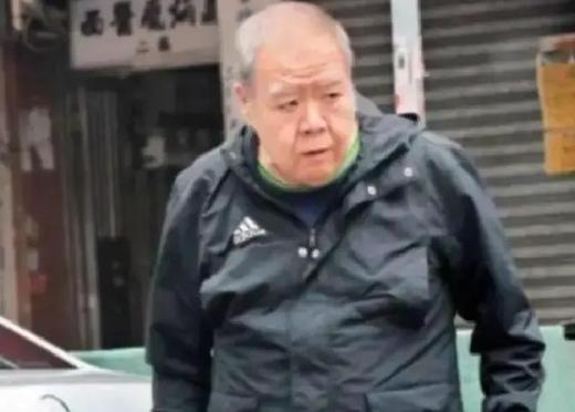 郑则仕公司破产，背负 1700 万外债，走投无路时，他致电昔日好友周润发求助：“