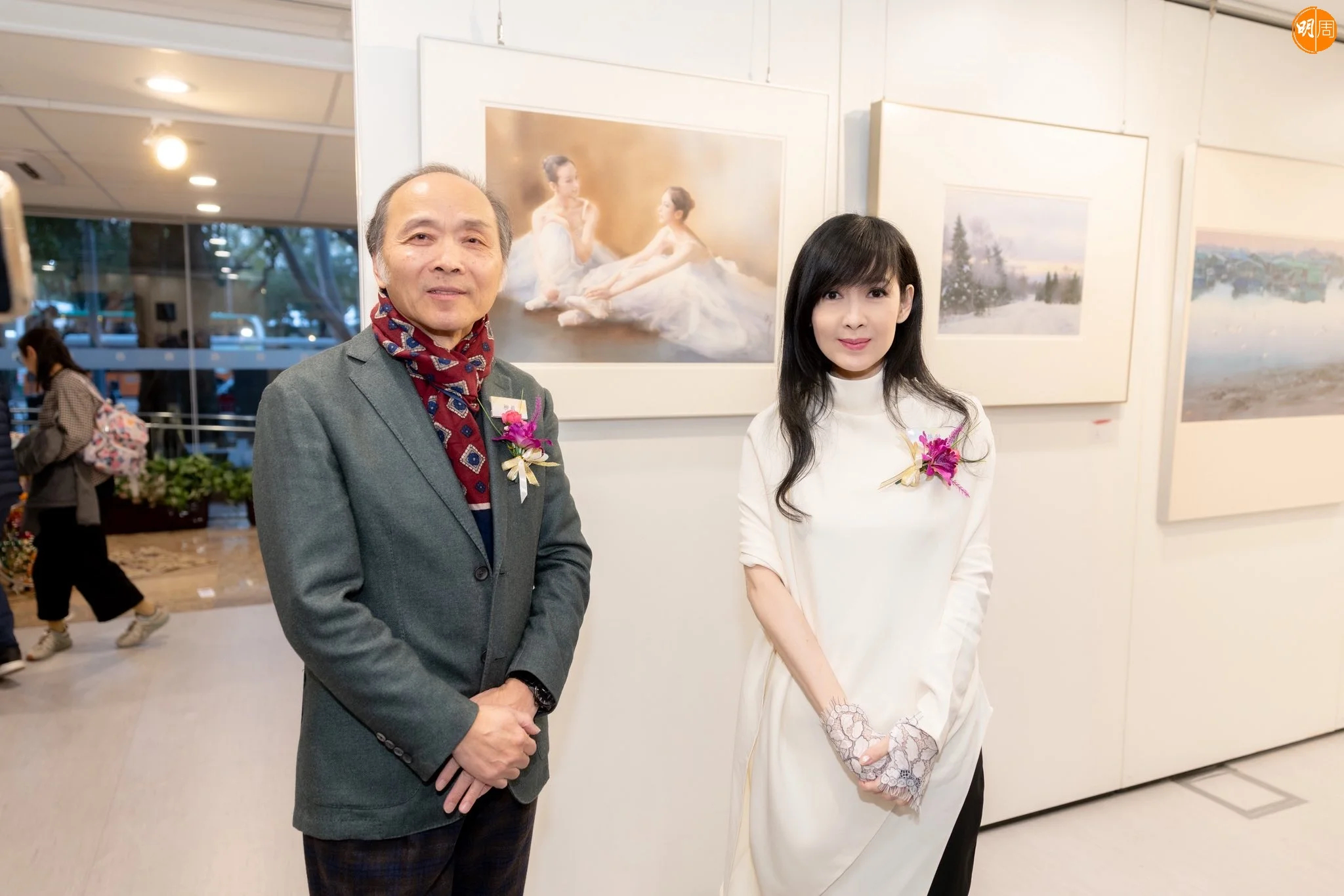 周慧敏一向喜欢绘画水彩画，其画作《新疆老翁》曾于2001年，在香港文化博物馆举办