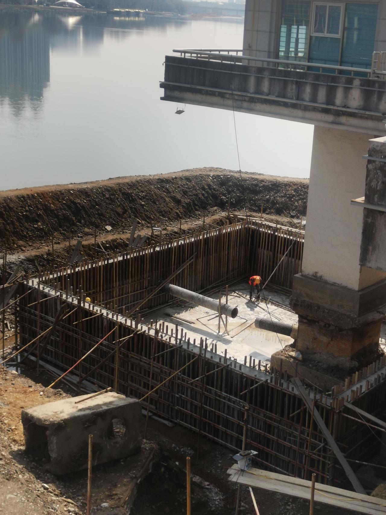 吉林市水文阁建设工程推进顺利，预计8月31日完工，提前竣工应无问题。

今日周六