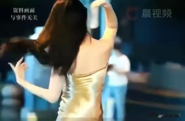 分手费10万刚转完就反悔！男子把前女友告上法庭，结果大快人心！

“你搬走，我给