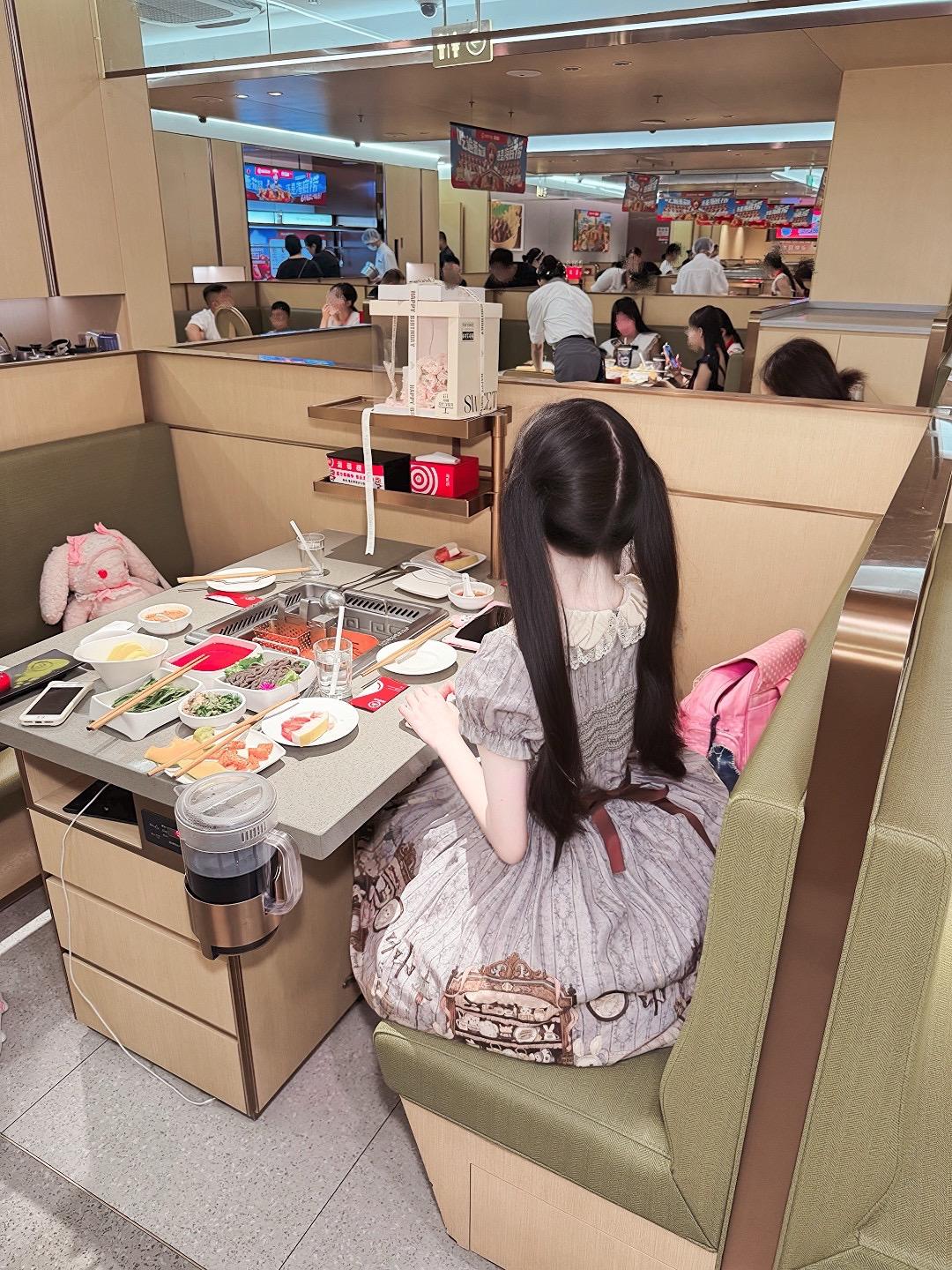 和你拥抱久了 身上都是你的味道 于是回家的路上低头我就开始想你