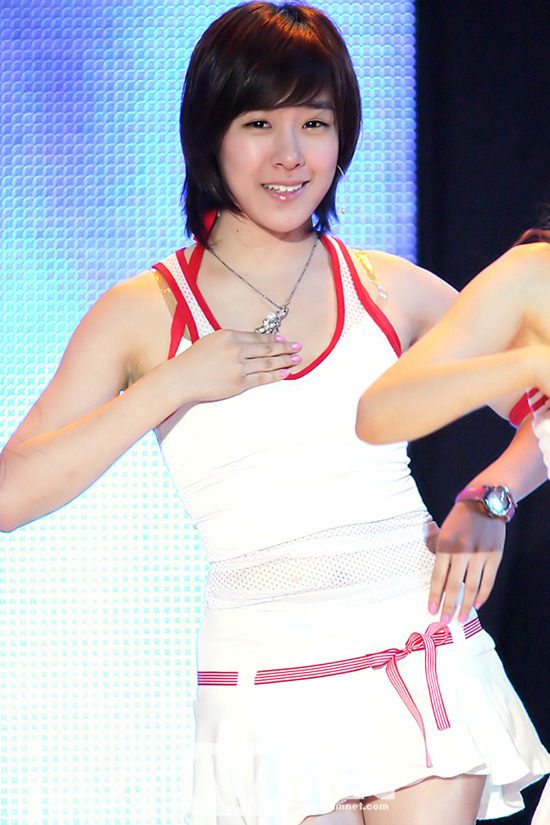 黄美英tiffany| 再次重逢的世界 舞台图短发帕尼👩饭拍部分©️logo黄