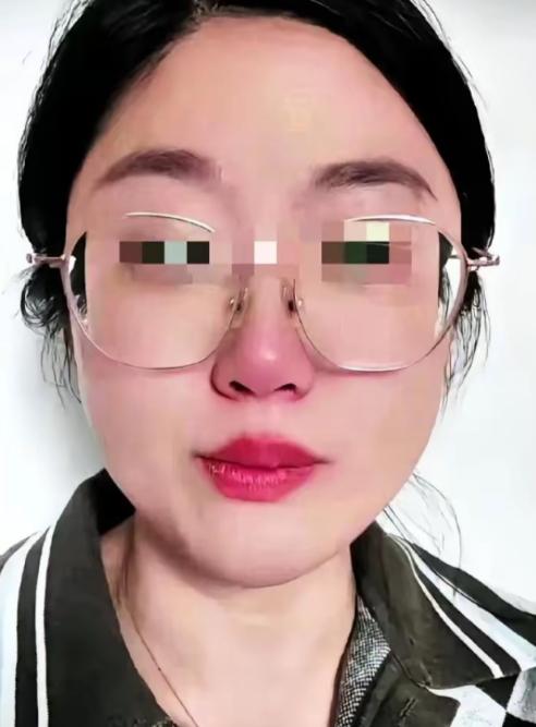 真是大快人心！山东女子被丈夫锁屋囚禁殴打三天，邻居报警，婆婆暴怒当场抽打儿子。