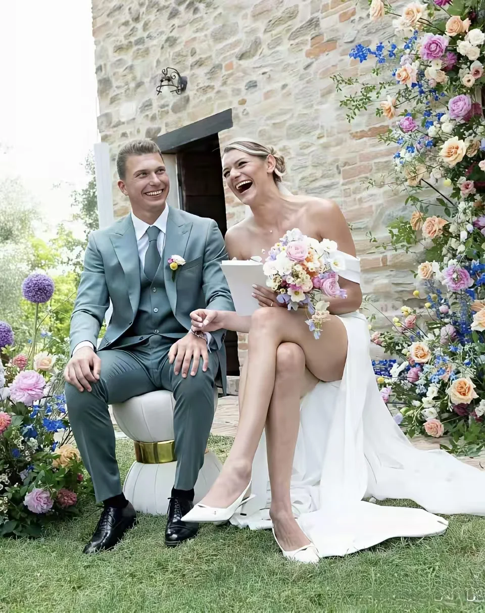 比利时女排国手赫博茨大婚照片。