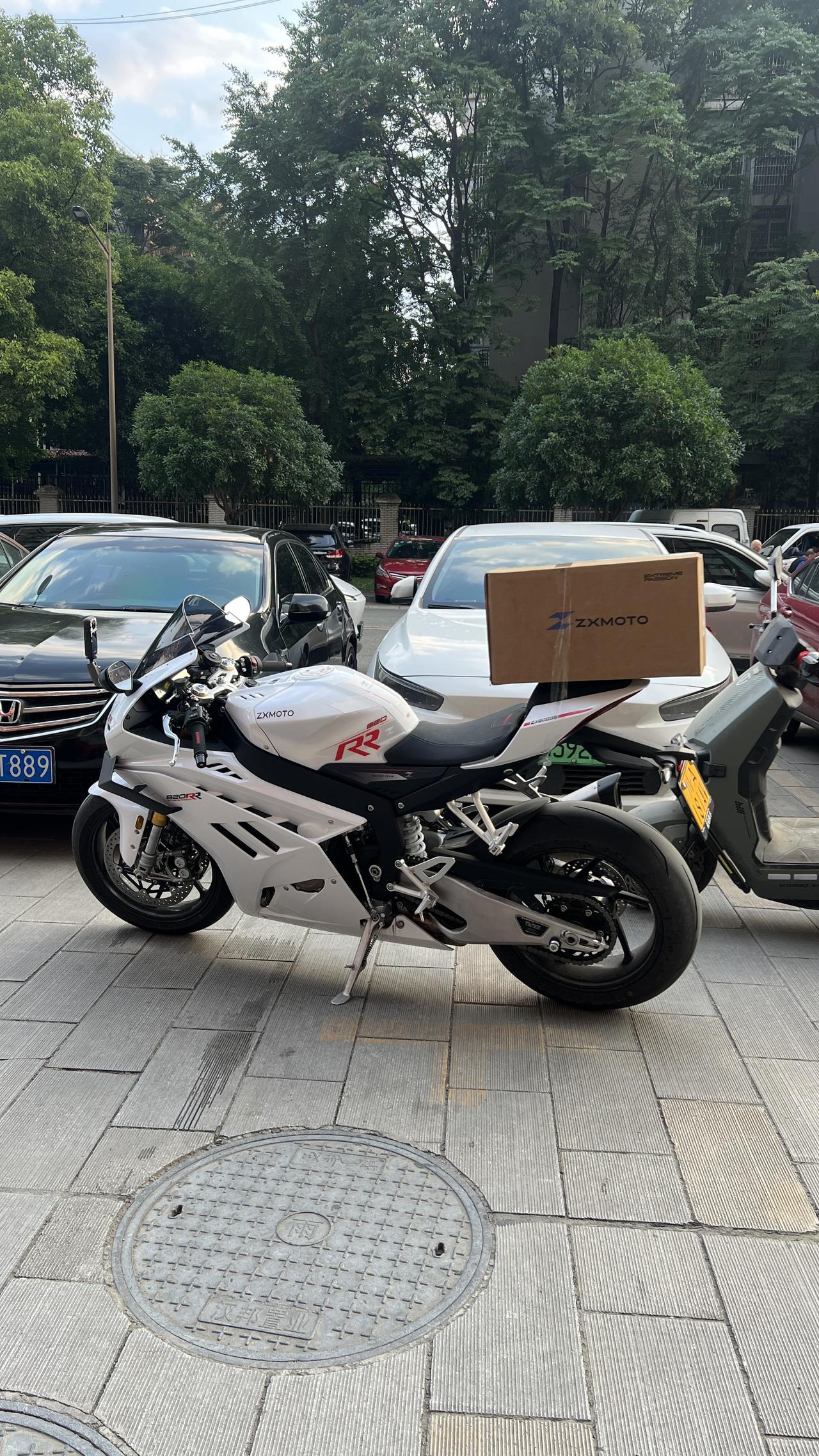ZXMOTO820RR！我又开始折腾了哦机车爱好者 张雪820RR摩托车爱好者
