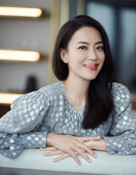 霍汶希曝英皇艺人不跳槽真实原因 香港娱乐圈公认的最后一位金牌经纪人‌霍汶希已经在