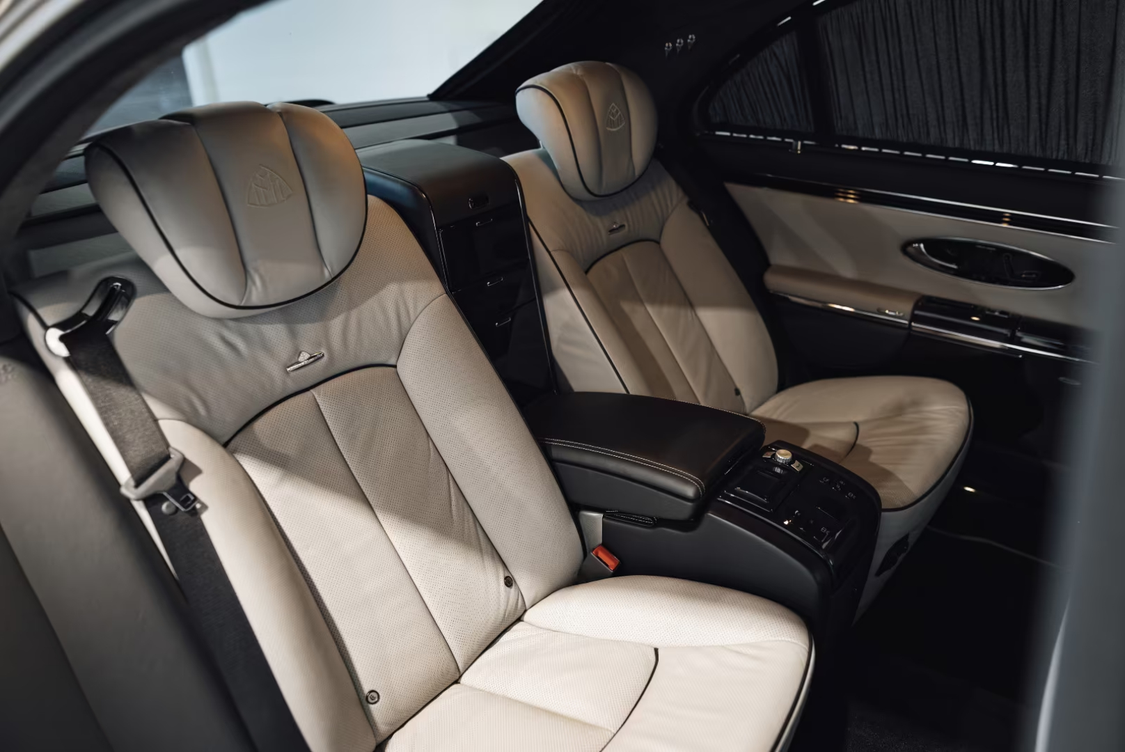 好车分享 Maybach 57S，后期款的迈巴赫57S，迈巴赫这车还是62比较修