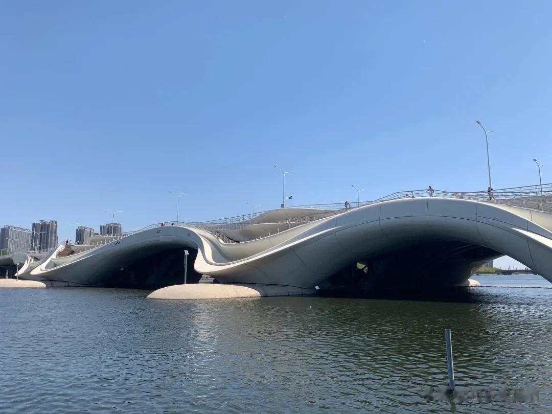  
北运河，是京杭大运河的北段，也是京杭大运河的北起点，古称白河、沽水和潞河等。