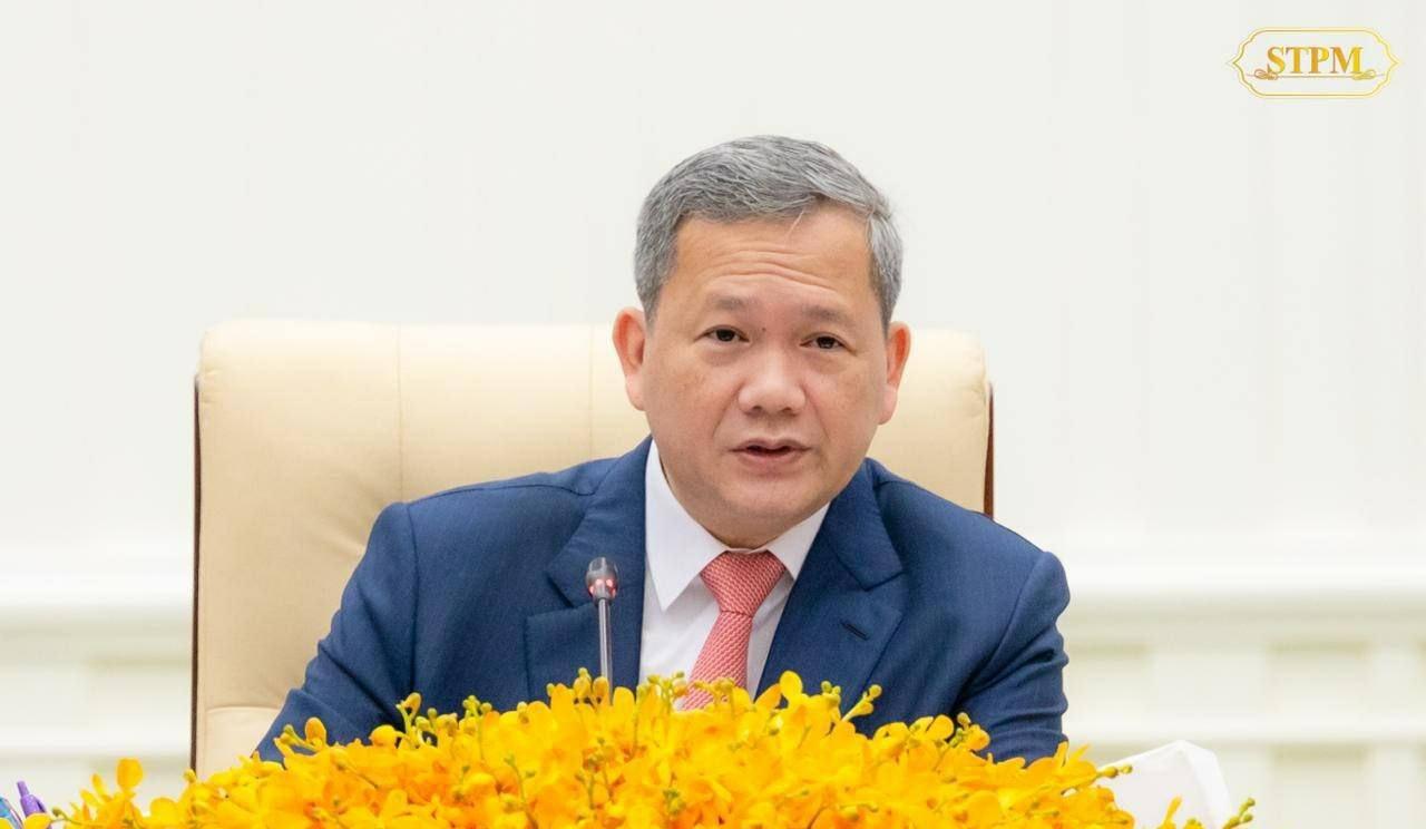 柬埔寨的华人后代都保留了华人的姓氏。
洪森的儿子叫洪马内、洪玛尼，洪玛能。
苏庆