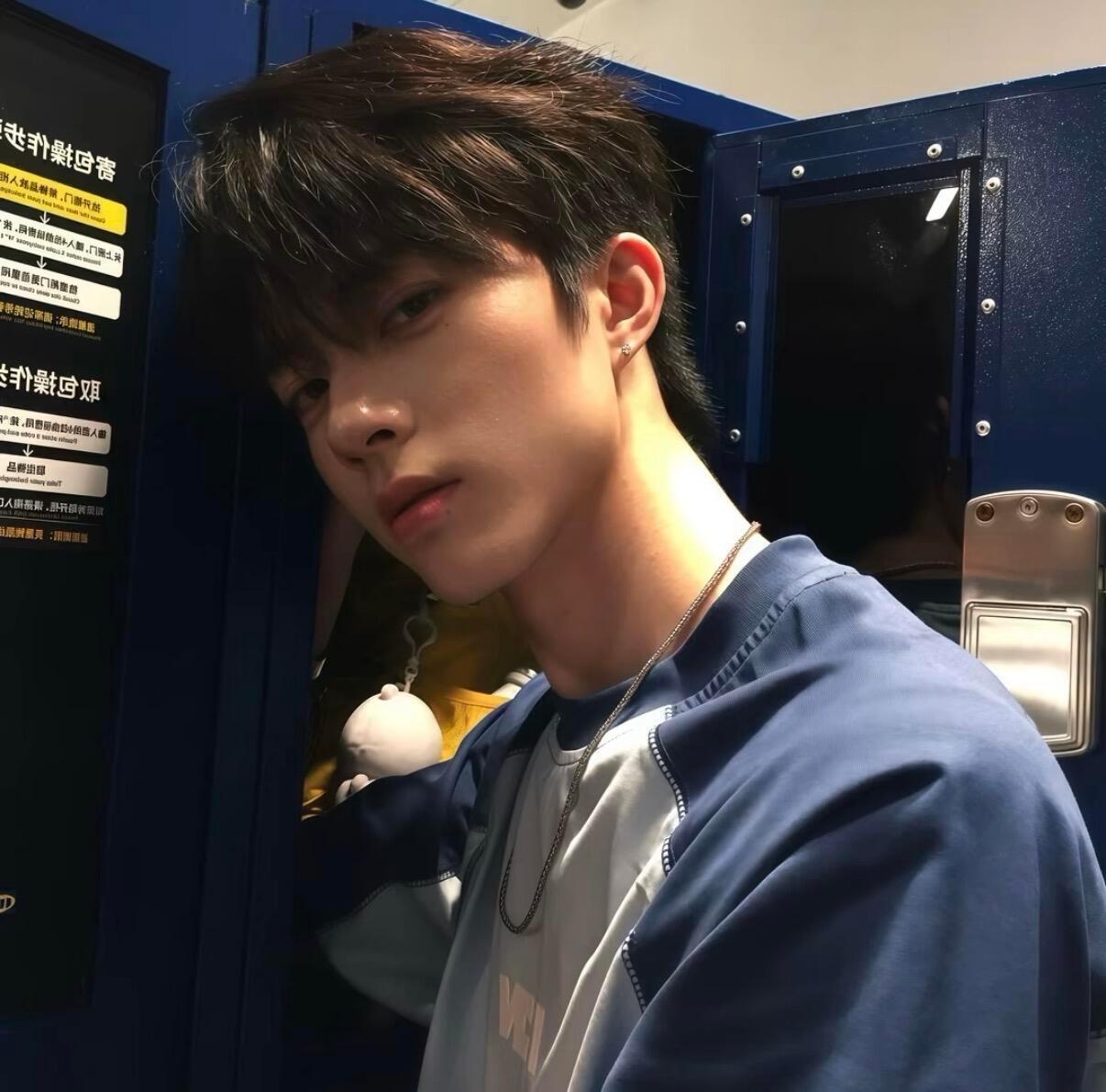 𝐰𝐞𝐜𝐡𝐚𝐭小众高级氛围感ins风男头头像｜ins风头像｜氛围感头像