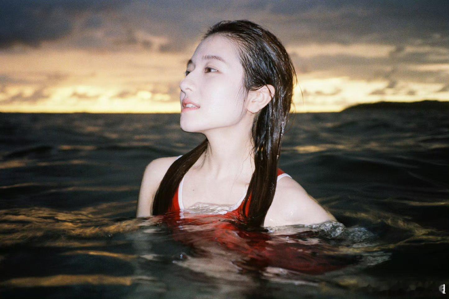 李兰迪这组海边图好美好有感染力的landy🫧🏖️🏝️ 