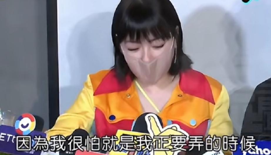 小S讲女儿不敲门就进来，而她正在……

许老三每次都是直接推门进来，不敲门也不会