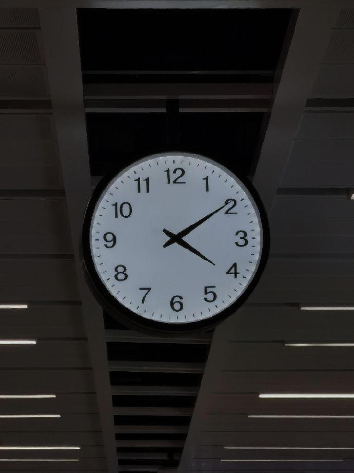 𝒐𝒘𝒏 𝒚𝒐𝒖𝒓 𝒔𝒕𝒐𝒓𝒚“想说的话越来越少 放在心里