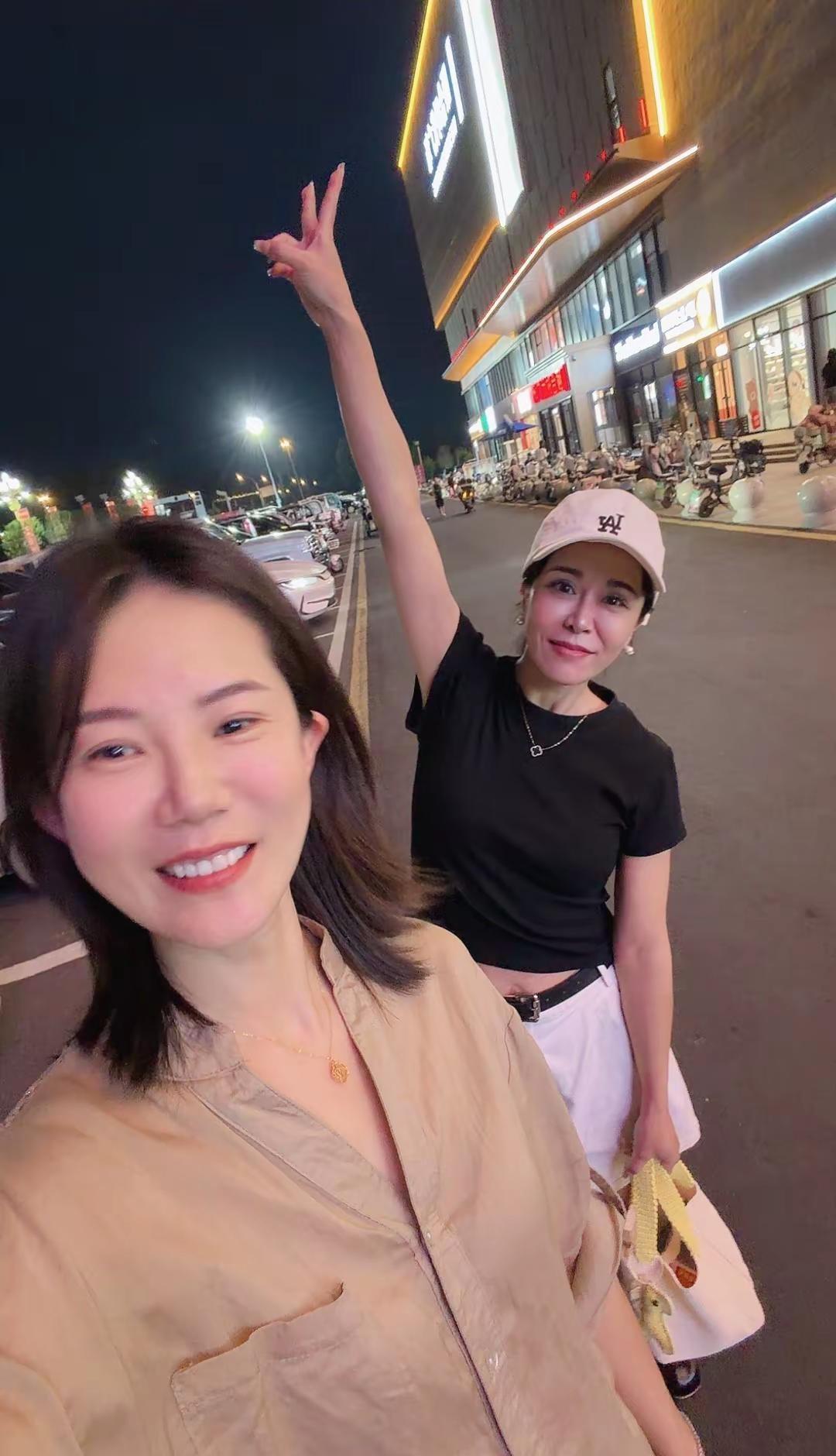 回避型的沉默冷静，或者不够爱，但在潜意识层面其实是一种来自躯体的冻结反应，保护自