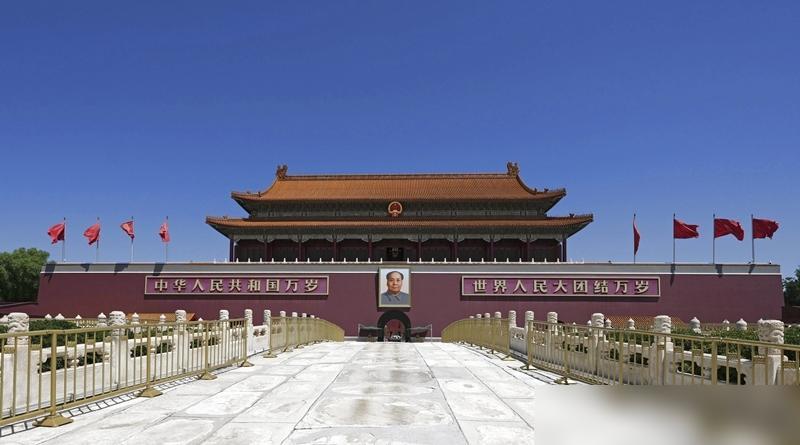 现在的天安门是秘密重建的，原来的已经拆除？

最近刷到不少人传这个说法，真的挺离